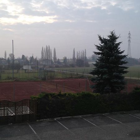 Pension Tennisweber Schwechat Luaran gambar