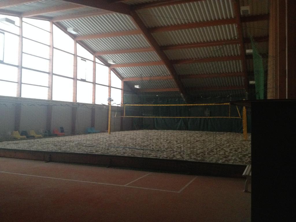 Pension Tennisweber Schwechat Luaran gambar